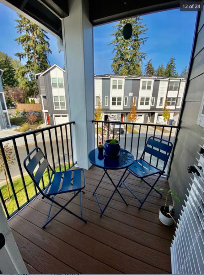 Building Photo - Lynnwood Townhome