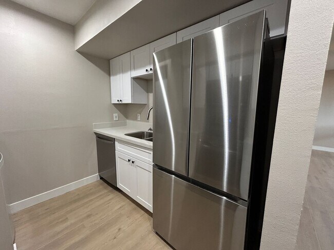 Building Photo - 2699 E Silk Oak Dr