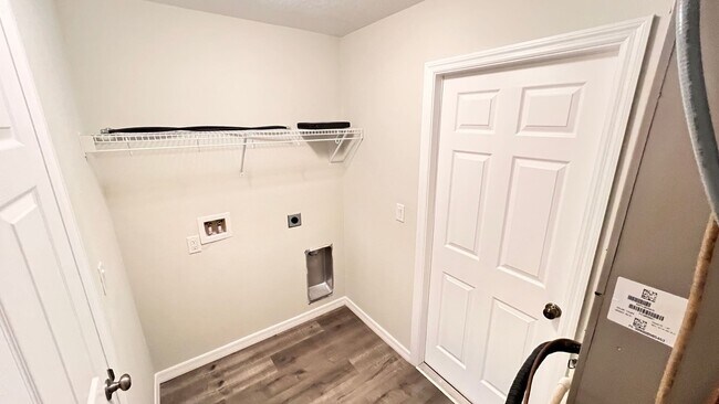 Building Photo - DISCOVER THE BEAUTIFUL 2 Bd/2Ba Duplex in Sebring!!