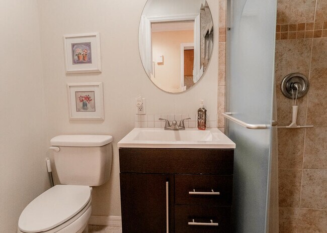 Building Photo - 1903 NE Media Ave