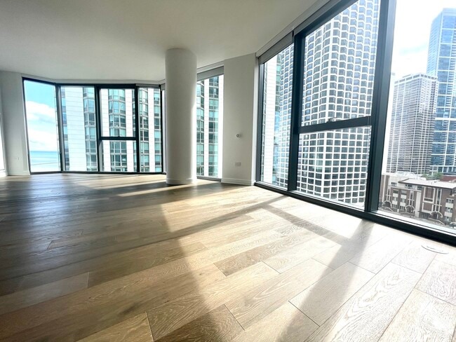 Building Photo - 211 N Harbor Dr