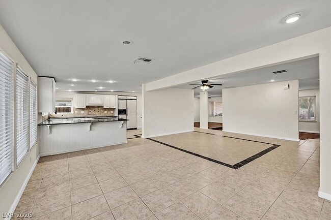 Building Photo - 3645 Forestcrest Dr