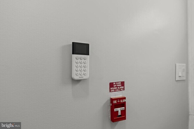 Building Photo - 5237 Chester Ave