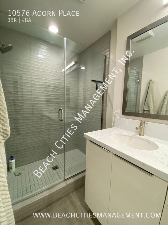 Building Photo - 10576 Acorn Pl