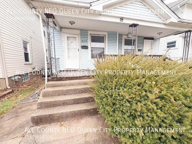 Building Photo - 225 Pleasant Ave