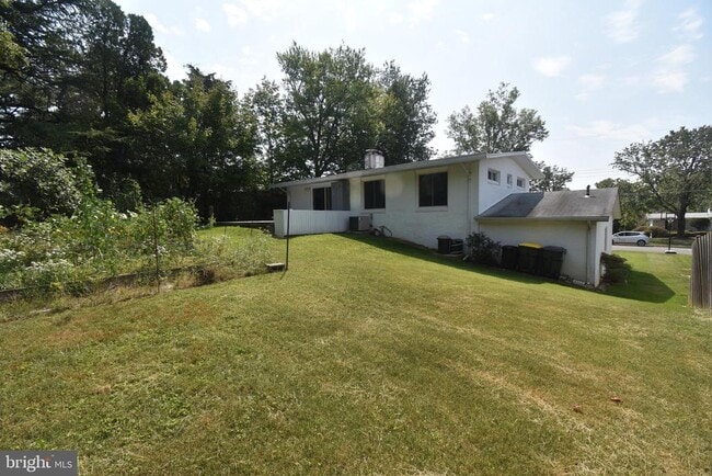 Building Photo - 6518 Byrnes Dr
