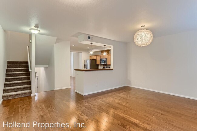 Building Photo - 3 br, 3 bath House - 2155 NE Cadbury Ave