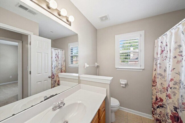 Building Photo - 11181 Ivy Dr
