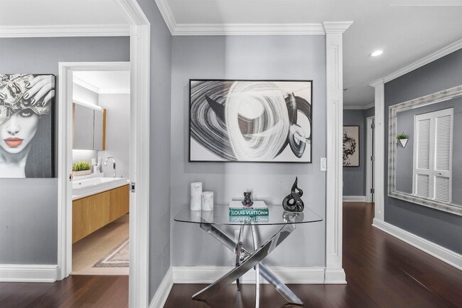 Building Photo - 77 Hudson St