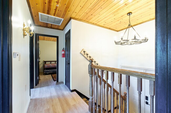 Building Photo - 509 Wallace Ln