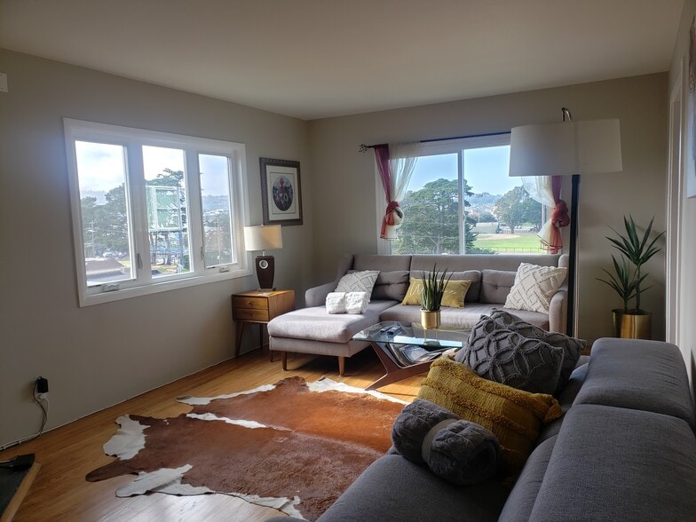 Building Photo - 717 Rolph St