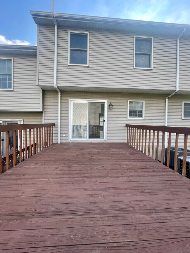 Building Photo - 23 Briarwood Way