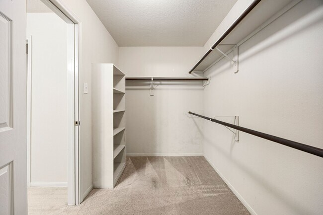 Building Photo - 18107 Fairhope Oak St