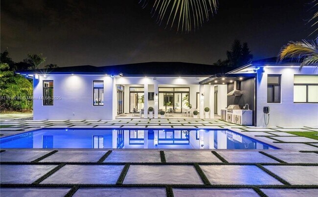 Building Photo - 250 NW 129th Ave