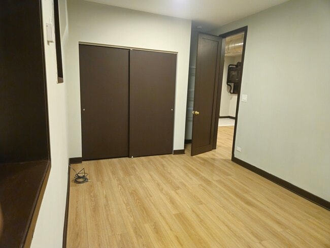 Building Photo - 1819 W Evergreen Ave