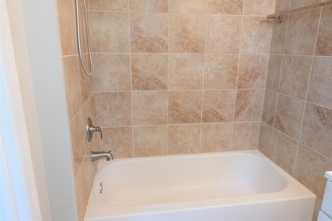 Building Photo - 115 Konnarock Cir