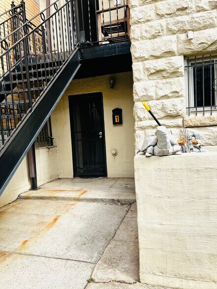 Building Photo - 1305 Clifton St NW