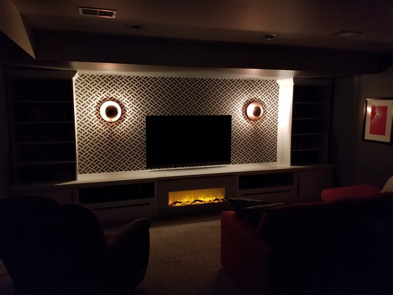 Mood lights - 923 Blodgett St SE
