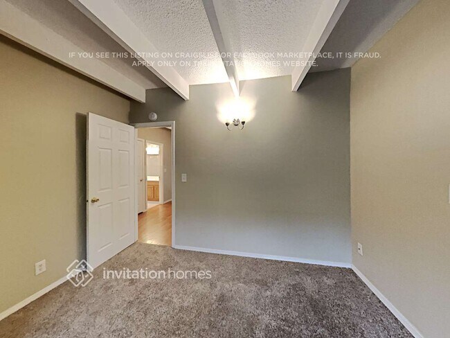 Building Photo - 469 Reiten Rd