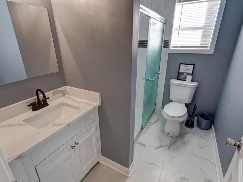 Building Photo - Spacious Modern Home | Stylish Comfort Nea...