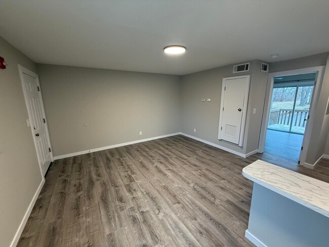 Building Photo - 105 N Garth Ave