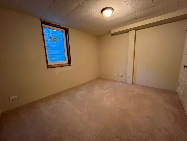 Building Photo - Mid Century Modern Ranch in Virginia Village!