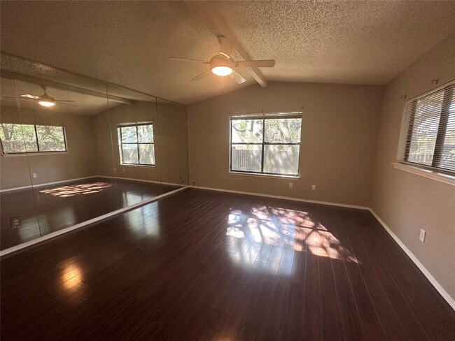 Building Photo - 6811 Luckenbach Ln