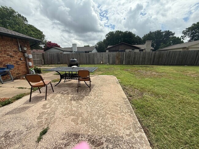 Building Photo - 5024 Middleton Cir