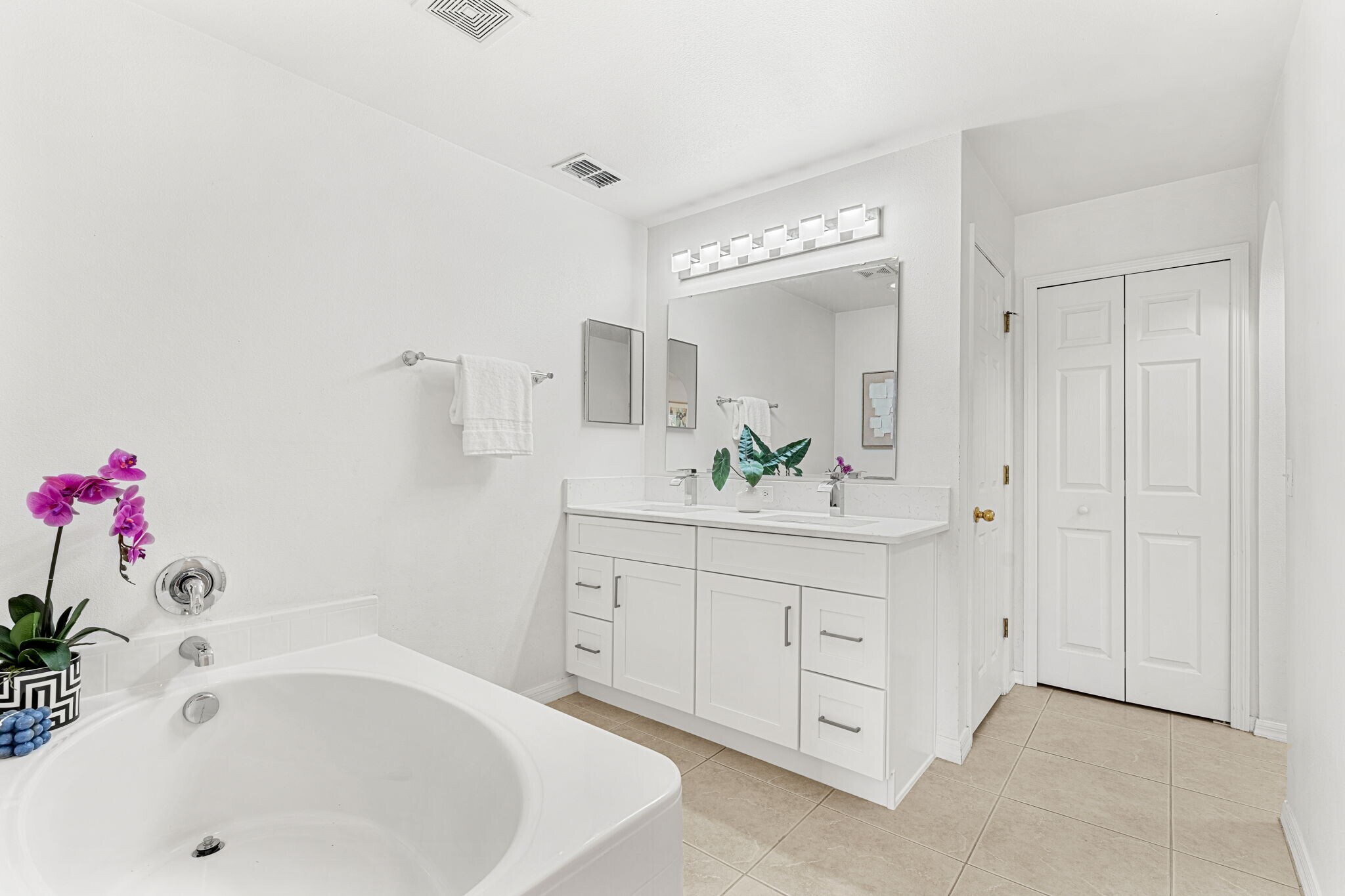 Building Photo - 2223 Dryden Ct