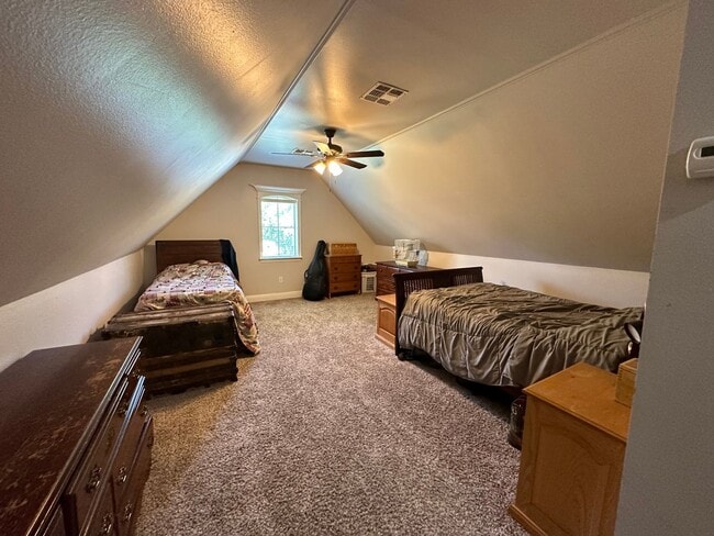 Building Photo - Haughton Home, Updated With Over 2,100 Square Feet
