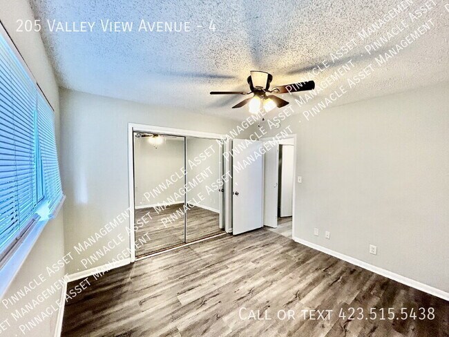 Building Photo - 205 Valley View Ave