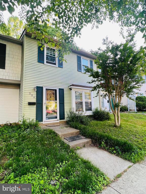 Building Photo - 306 Charred Oak Ct
