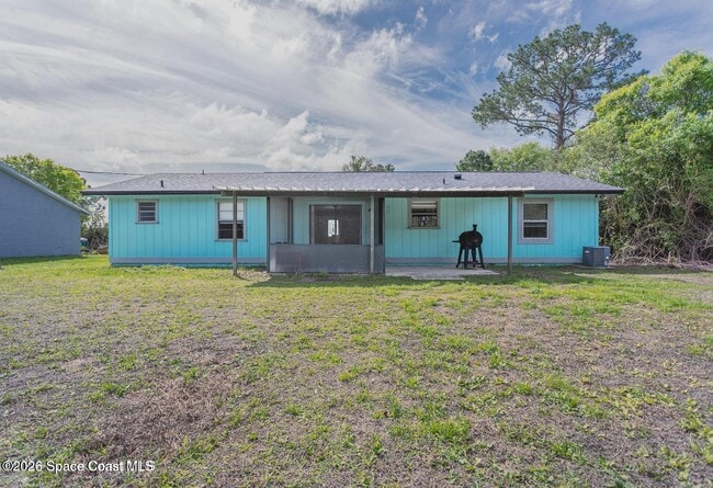 Building Photo - 1263 San Matio St
