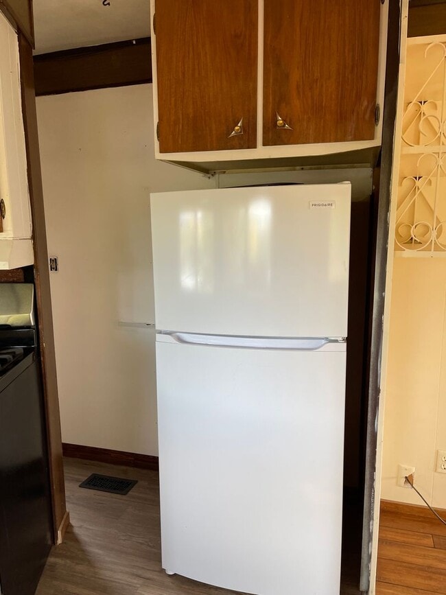 Building Photo - 1 Bedroom