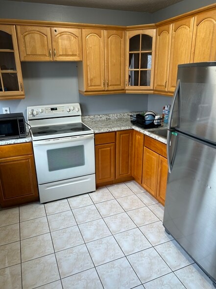 Building Photo - 6640 Pearl Rd