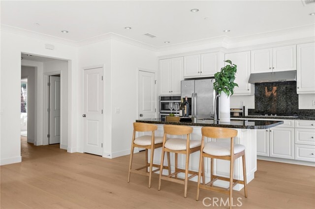 Building Photo - 75 Lupari