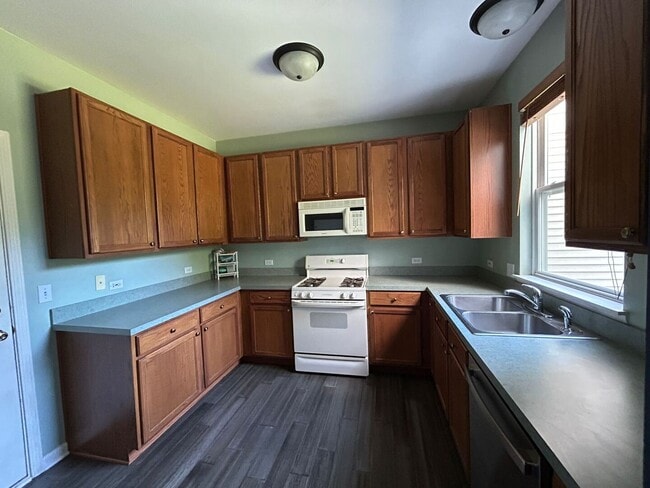 Building Photo - 2249 Sunrise Cir