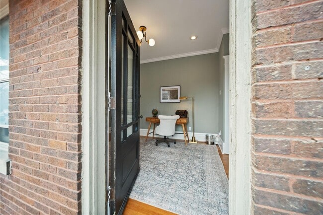 Building Photo - 503 S 3rd St