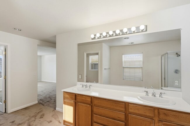 Building Photo - Seaview Ranch Neighborhood!