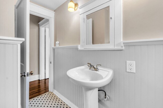 Building Photo - Fully Updated 3-Bed/1-Bath Memphis Home – Bright, Modern & Move-In Ready!