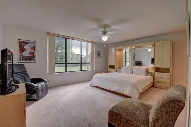 Building Photo - 7194 Promenade Dr