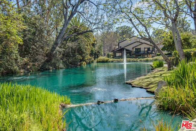 Building Photo - 1115 Raintree Cir