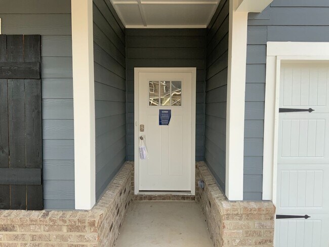 Building Photo - Coming Soon.   Springville’s Archers Cove 4BR /3BA/ 3 car garage 1 level