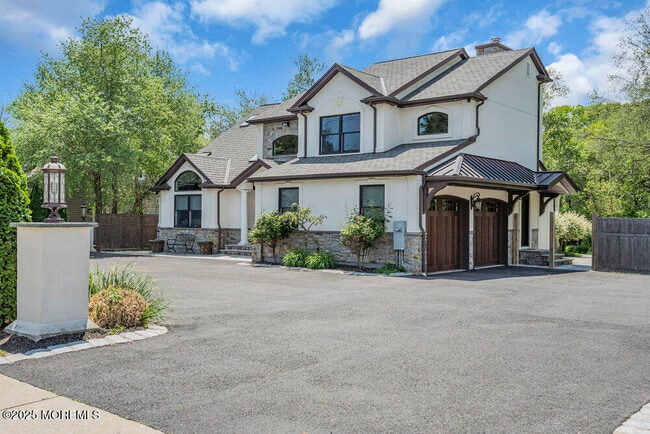 Building Photo - 620 Brookside Dr