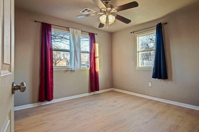 Building Photo - 704 NW 95th St