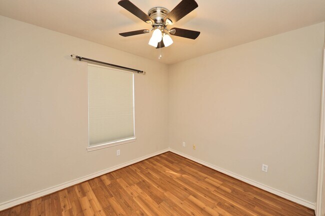 Building Photo - 510 Shiloh Dr