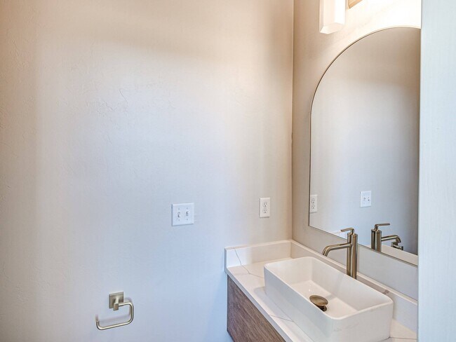 Building Photo - 29596 Memory Ln