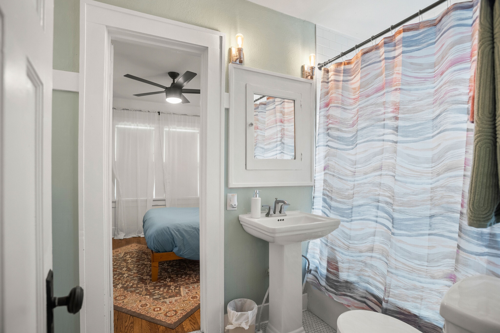 Building Photo - 640 48th St