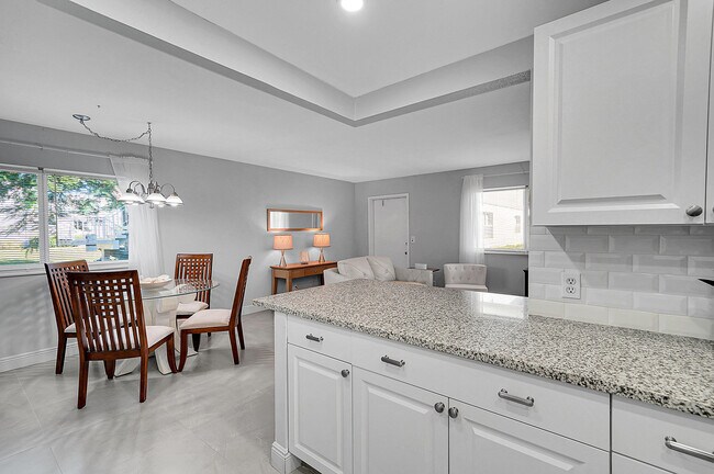 Building Photo - 646 Flanders N