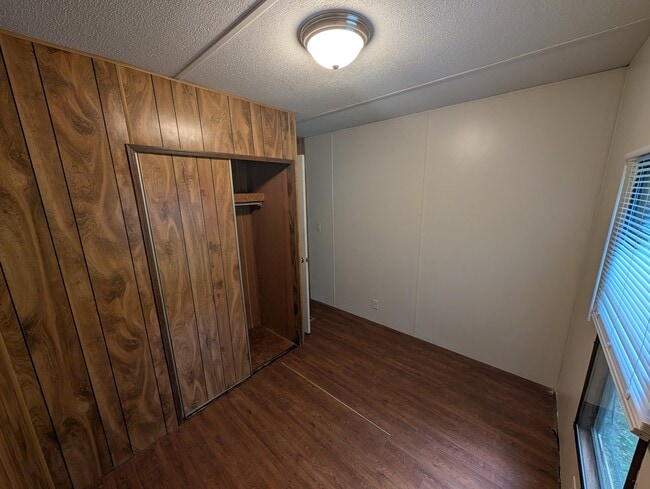 Building Photo - 35 Ransdell Ln